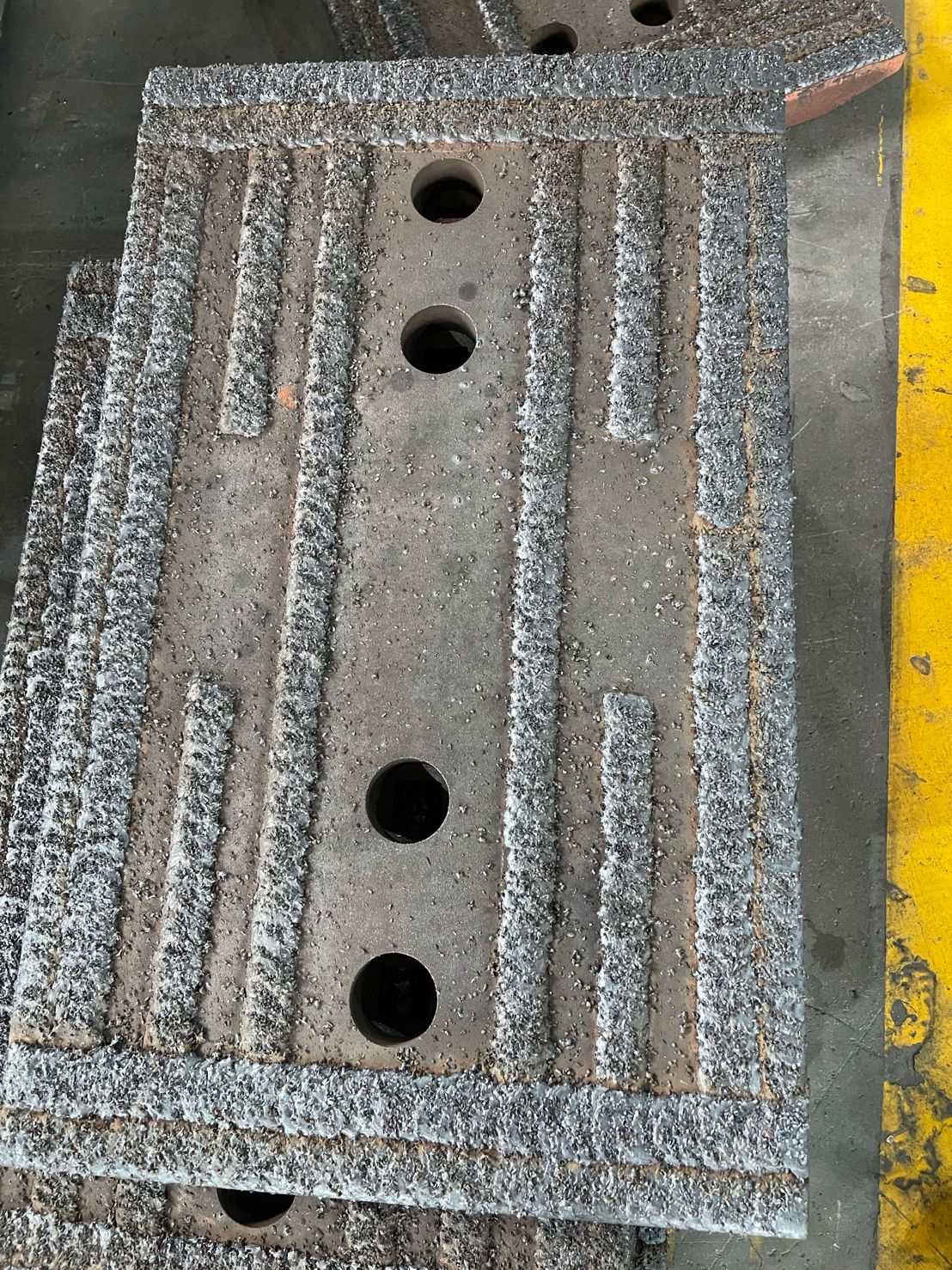 Blade with hardfacing and brazing