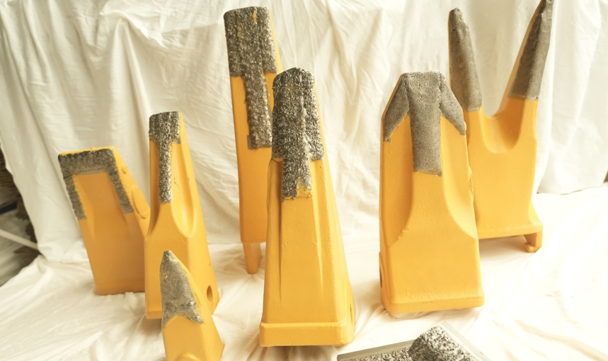 Heavy-Duty Bucket Teech with Embedded Tungsten Carbide Overday